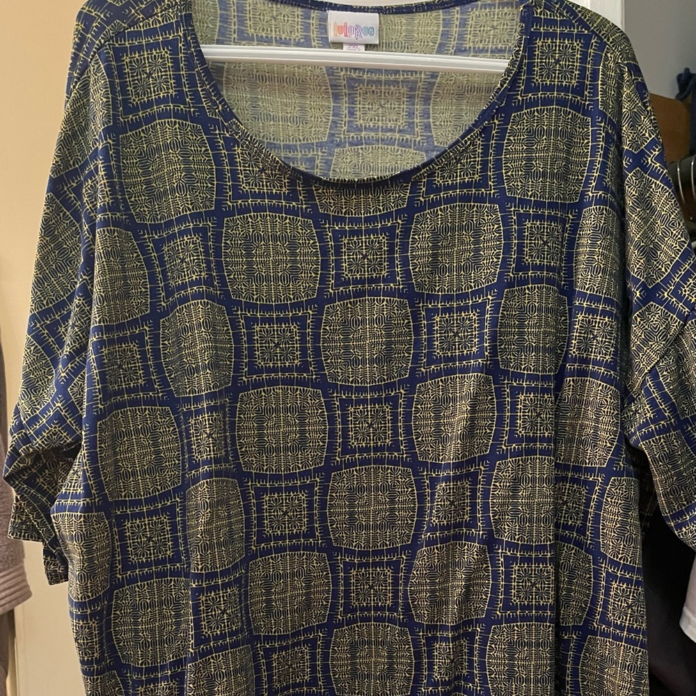 LuLaRoe tunic blouse
